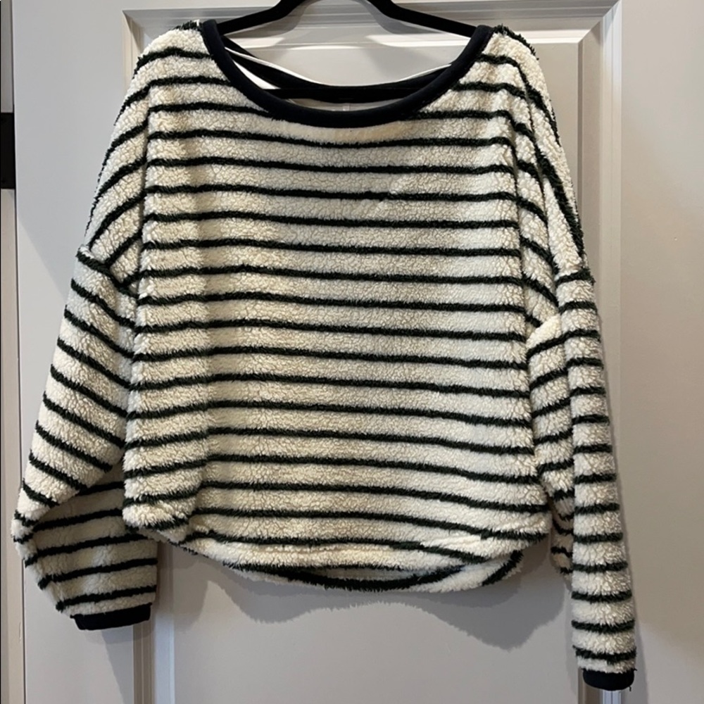 Woman’s light weight Free People fleece